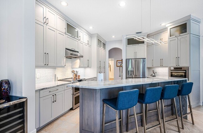 Building Photo - 956 Scherer Way