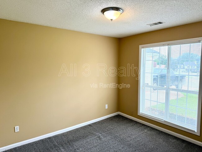Building Photo - 545 Plantation Cove