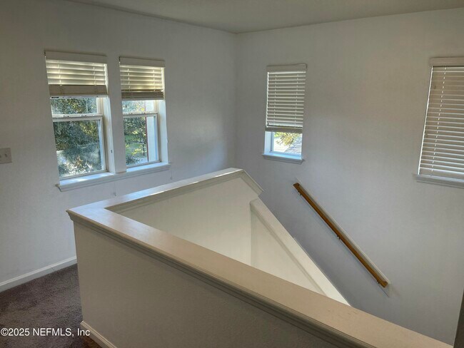 Building Photo - 736 Rembrandt Ave