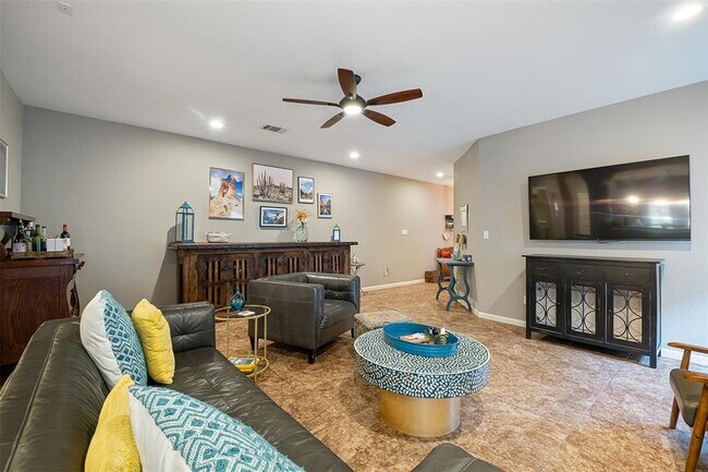 Building Photo - 2317 Amur Dr