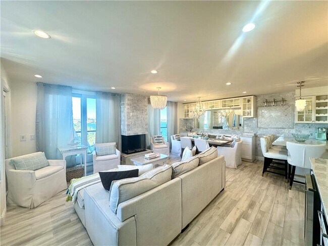 Building Photo - 312 America