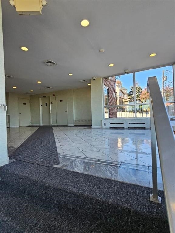 Building Photo - 899 Boulevard E-6B-6B