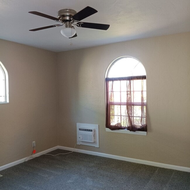 Building Photo - Charming Place To Call Home in Salem