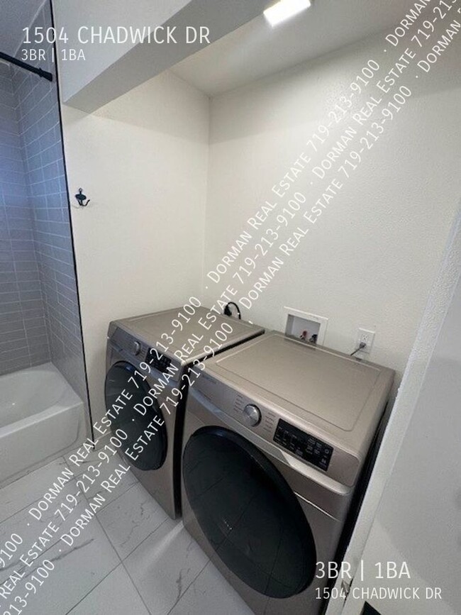 Building Photo - 1504 Chadwick Dr