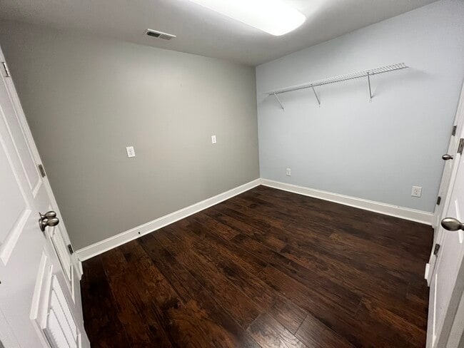 Building Photo - 7324 Shellburne Dr