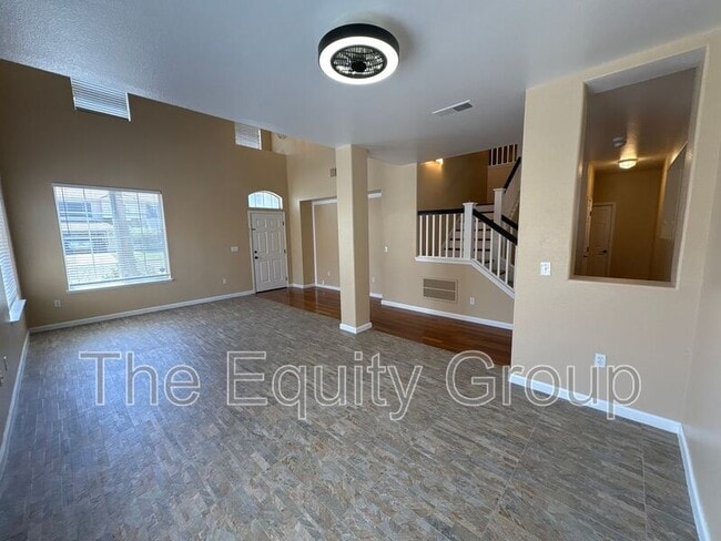 Building Photo - 938 W Encore Dr
