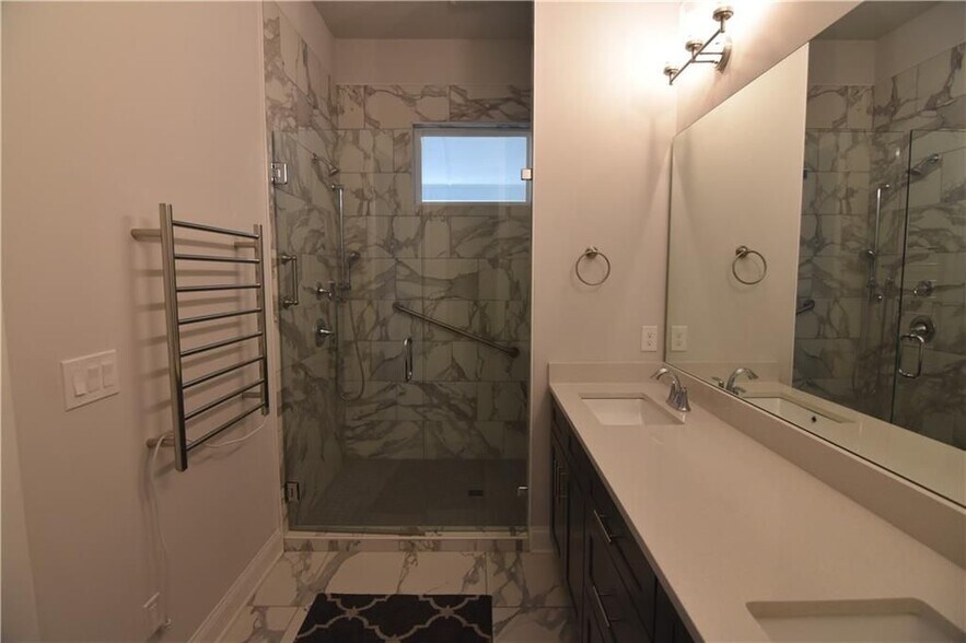 Building Photo - 137 Pearl St