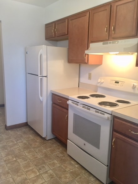 Building Photo - 1503 Blue Bonnet St