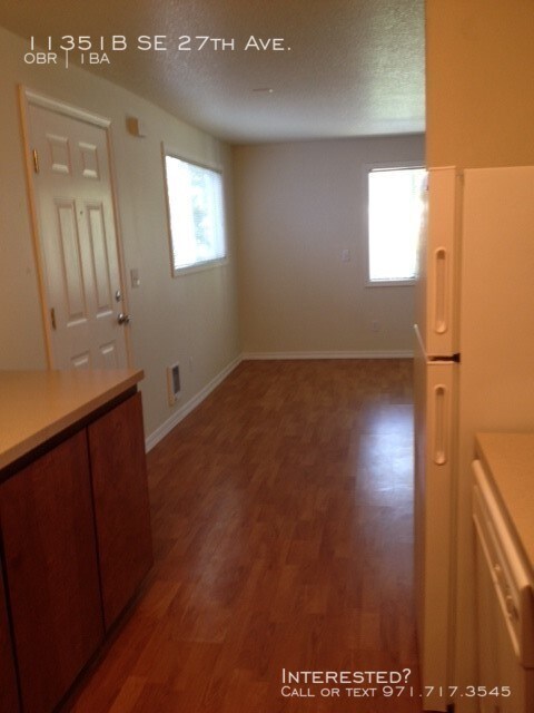 Building Photo - Dutch Village Apartments