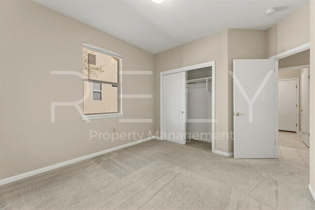 Building Photo - 280 Whispering Wind Dr