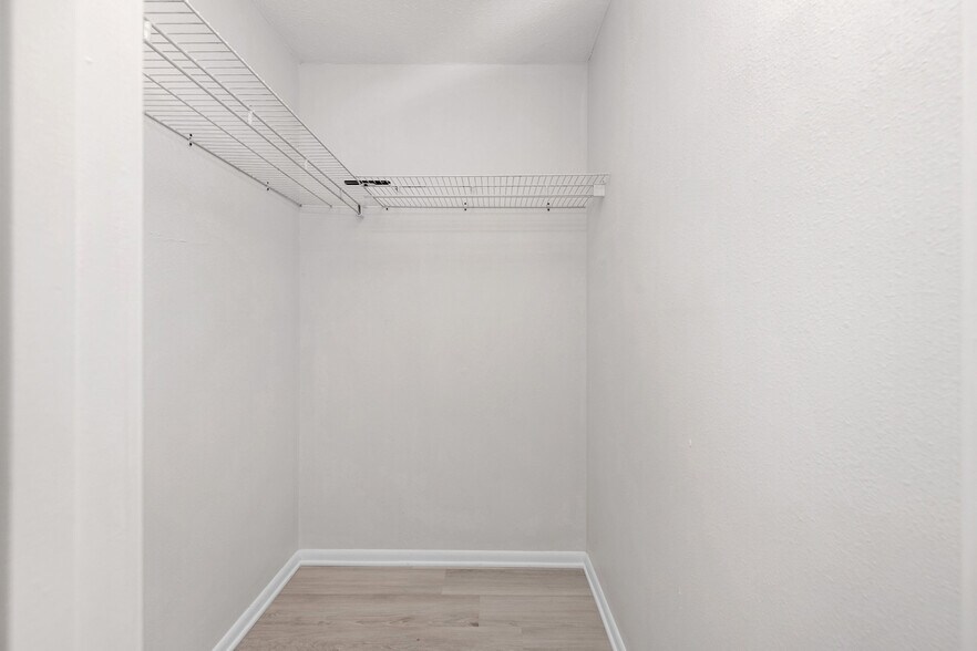 Building Photo - 131 Bayou View Dr