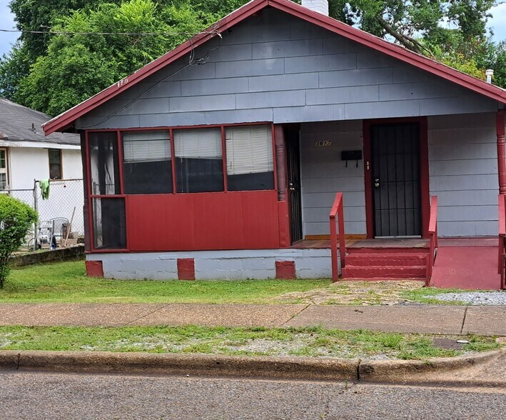 Primary Photo - 1617 S Holt St