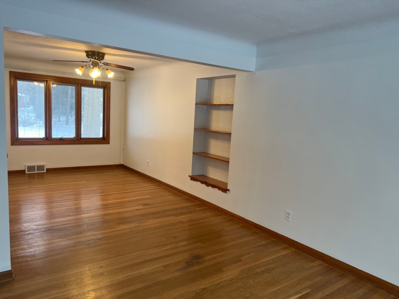 Building Photo - 6564 Oakwood Dr