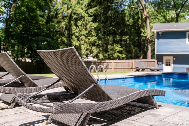 Building Photo - 9 E Stemmer Ln