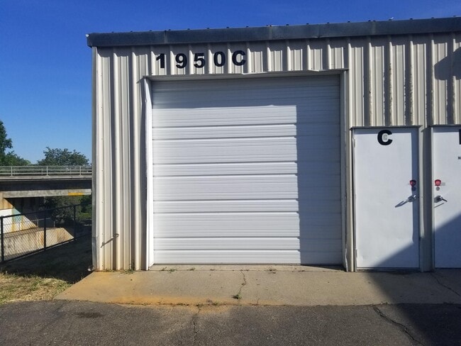 Building Photo - 1950 Kitrick Ave