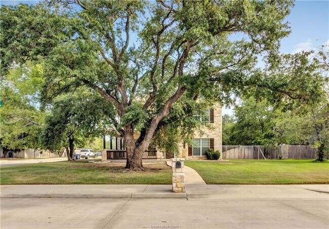 Building Photo - 1001 Welsh Ave