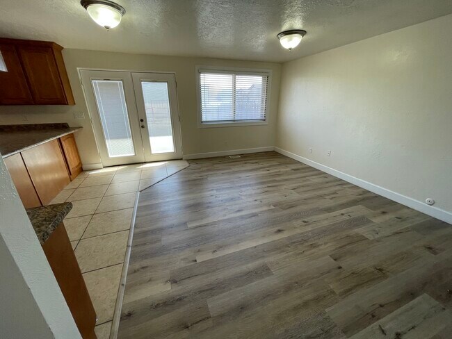 Building Photo - 250 N 360 W