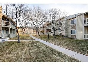 Building Photo - 8225 Fairmount Dr