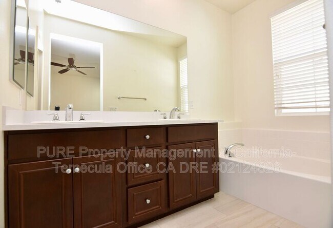 Building Photo - 40359 Calle Real