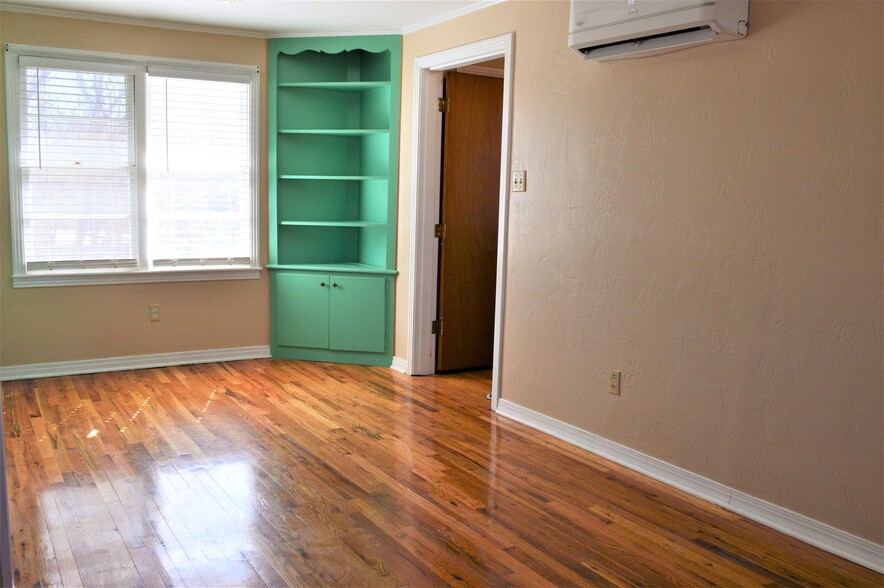 Building Photo - 1800 Plateau Ln