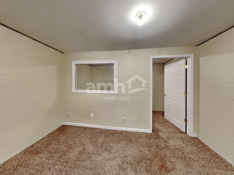 Building Photo - 293 Iris Trail Dr