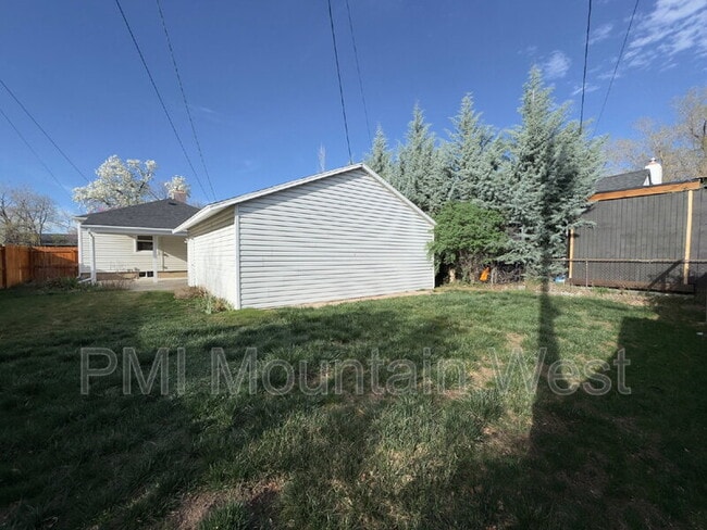 Building Photo - 1878 E Stratford Ave