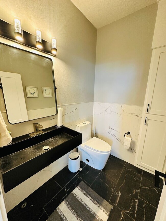 Building Photo - Stunning Custom Camas Home