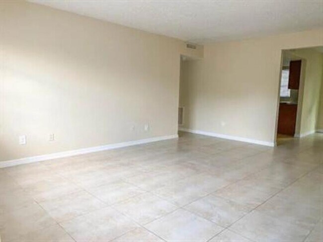 Building Photo - 34 S Ortman Dr