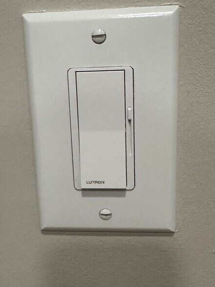 Lots of electrical plugs and dimmable lights. - 2154 Willowgrove Ave