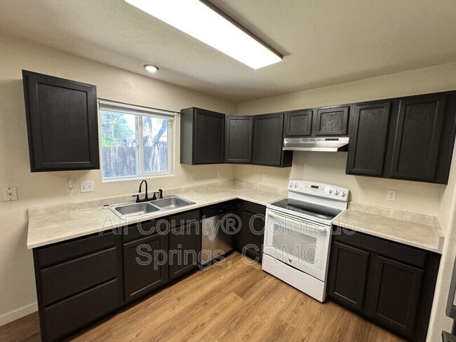 Building Photo - 235 Ellers Grove
