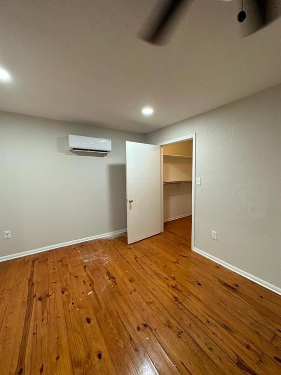 Building Photo - 1930 W Dallas St