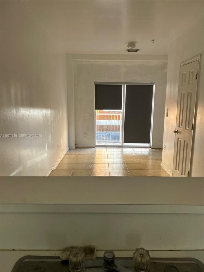 Building Photo - 928 SW 3rd St