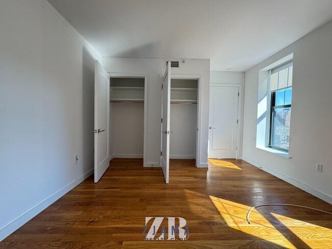 Building Photo - 123 Parkside Ave