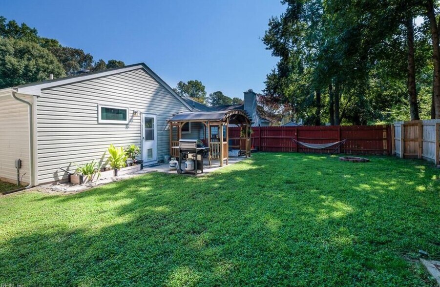 Building Photo - 1307 Eaglewood Dr