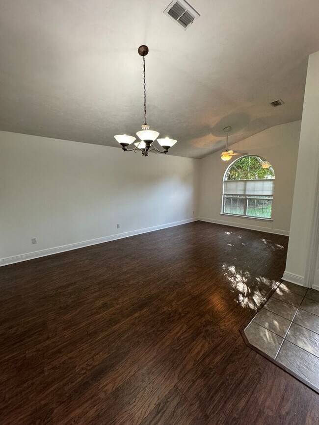 Building Photo - Home For Rent In The Groves Of Summerbrooke