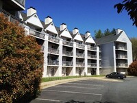 Building Photo - 1243 Cedars Ct