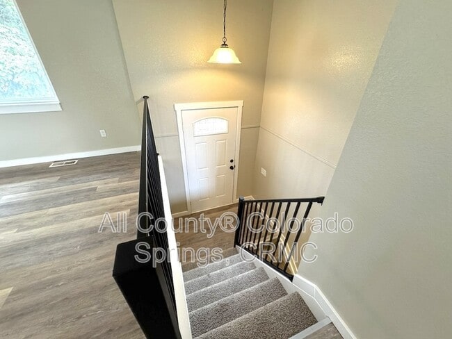 Building Photo - 1480 Hiawatha Dr