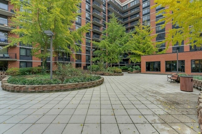 Building Photo - 700 Grove St