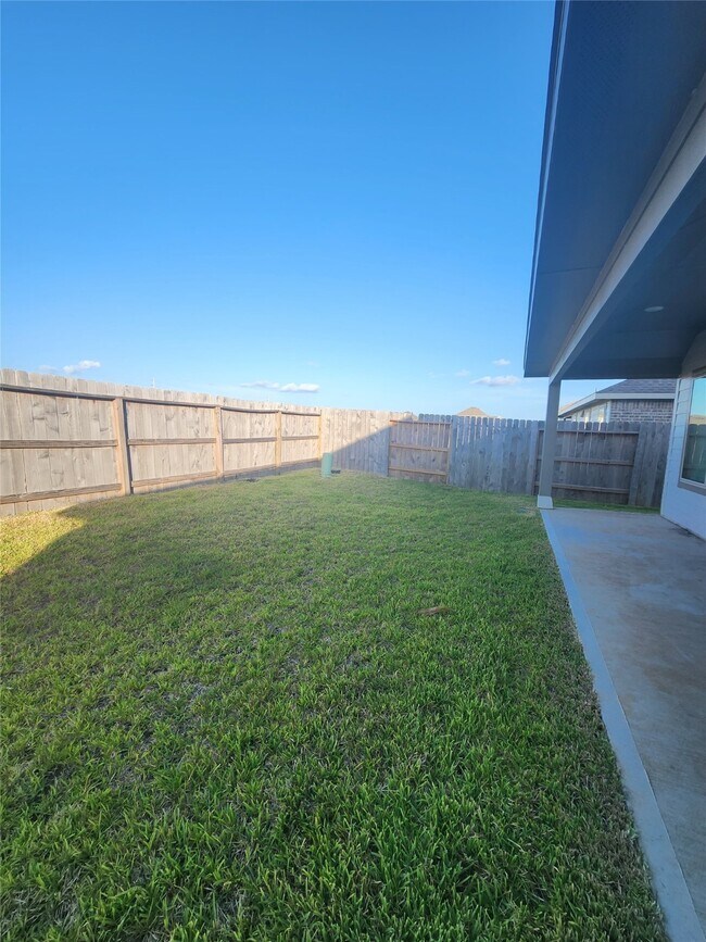 Building Photo - 7927 Elk Grv Ln