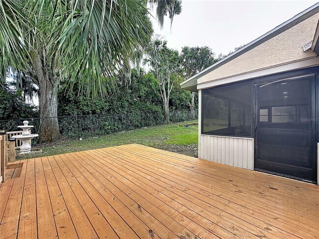 Building Photo - 6846 Lake View Dr