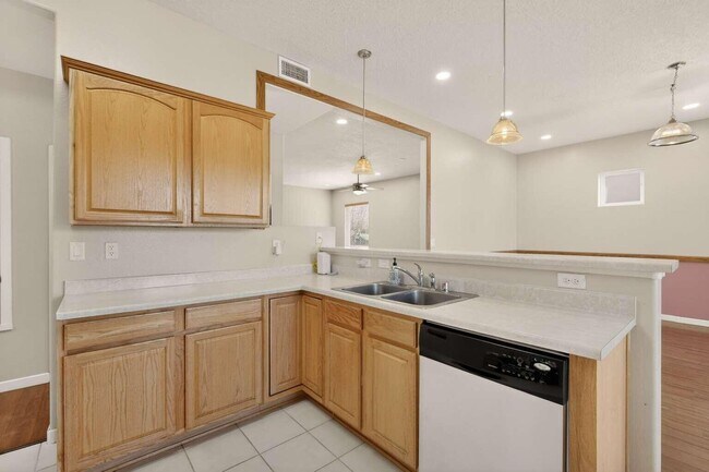 Building Photo - 2135 N Ensenada Cir SE