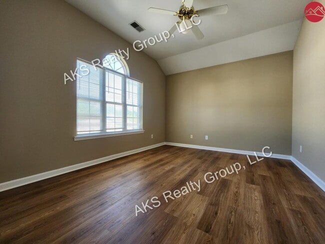 Building Photo - 124 Canyon Pl