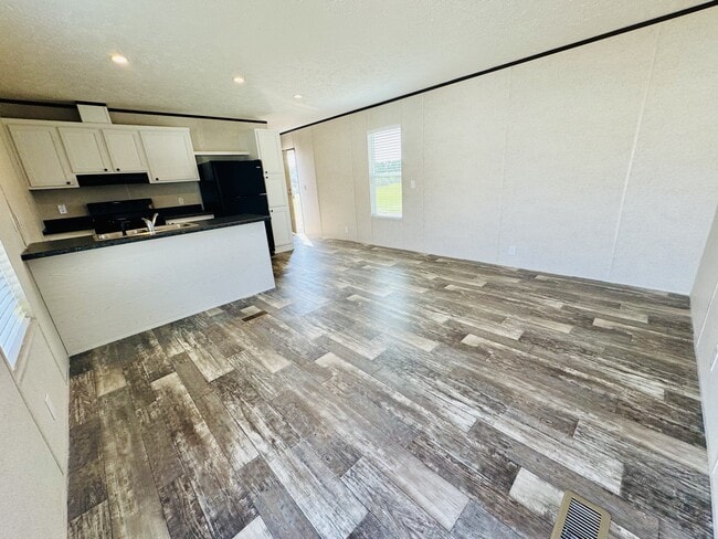 Building Photo - 123 Blissful Ct