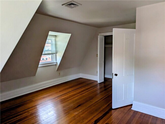 Building Photo - 412 Bellevue Ave
