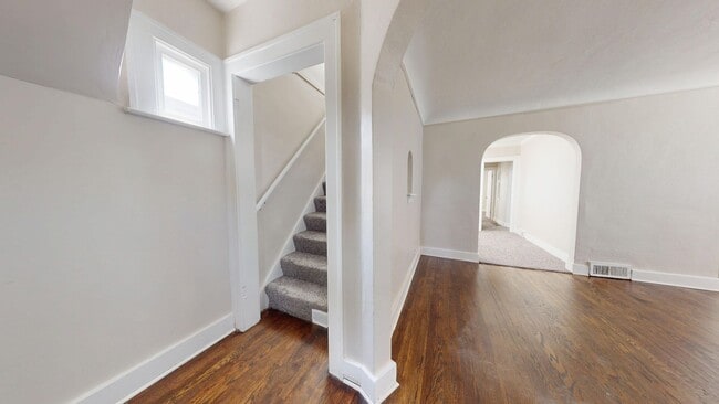 Building Photo - 113 Osceola Dr