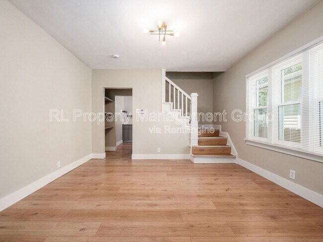 Building Photo - 439 Eldridge Ave