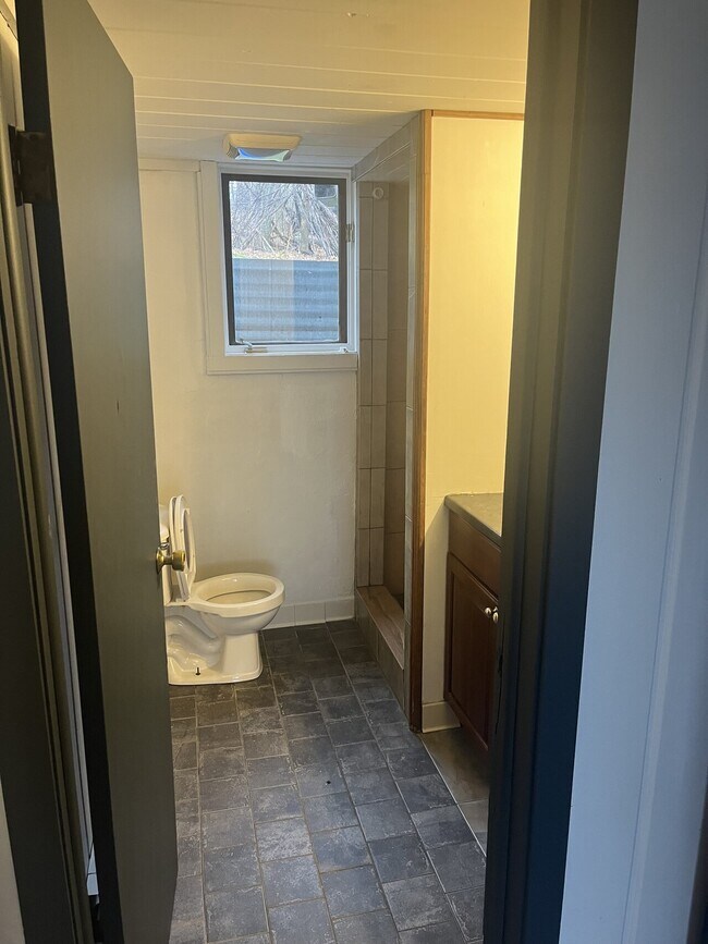 Building Photo - 2806 Madonna Dr