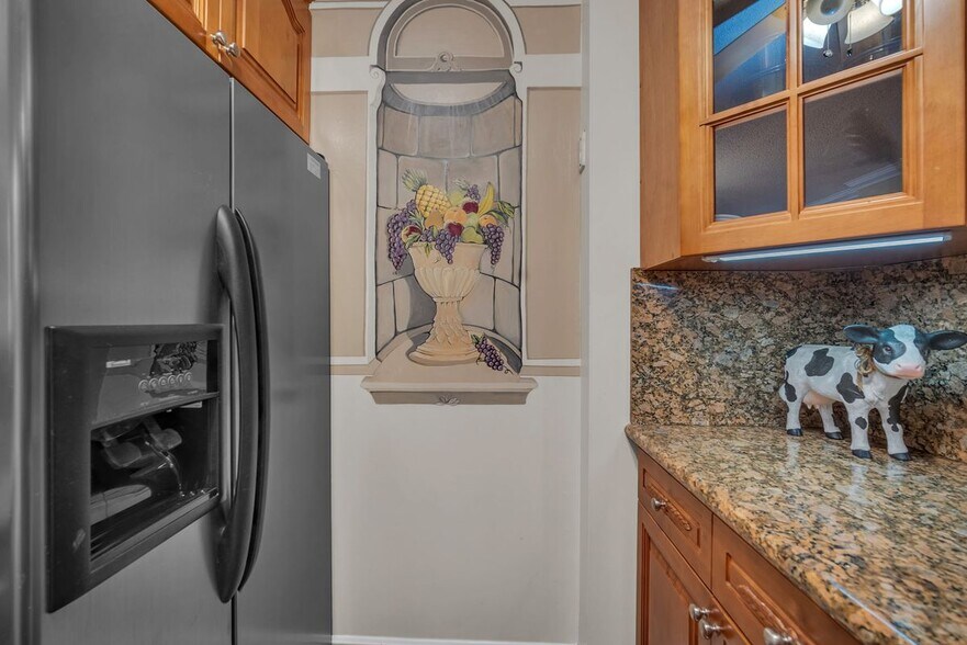 Building Photo - 630 S Sapodilla Ave