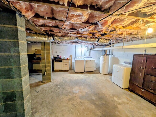 Building Photo - 1126 Martin St