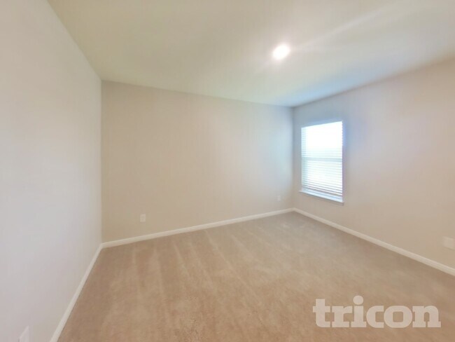 Building Photo - 715 Wonderland Trail